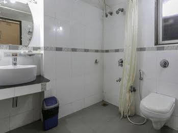 Fabhotel Sai Prasad Apartments Bombaim Exterior foto